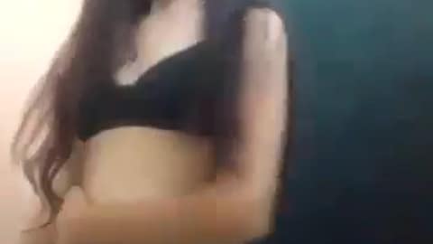 বাংলাদেশের সুন্দরী মেয়ের গোসলের ভিডিও।